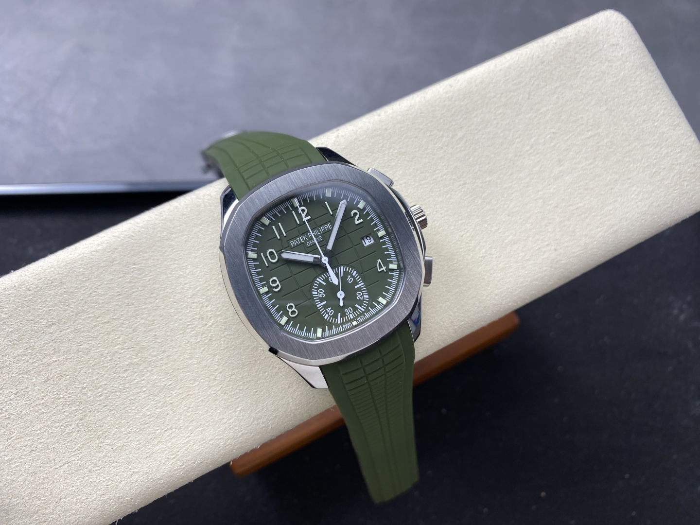 Patek Philippe Aquanaut 5968G-010 Super Clone - Image 3